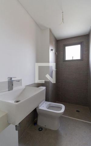 Apartamento à venda com 75m², 2 quartos e 1 vaga Apartamento à venda com 75m², 2 quartos e 1 vagaBanheiro da Suite 1
