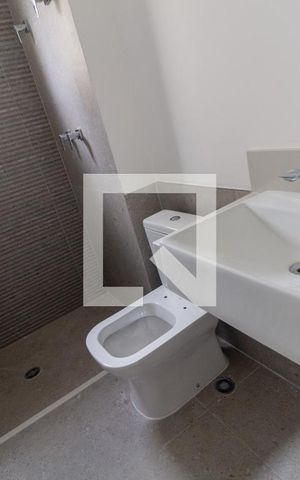 Apartamento à venda com 75m², 2 quartos e 1 vaga Apartamento à venda com 75m², 2 quartos e 1 vagaBanheiro da Suíte 2
