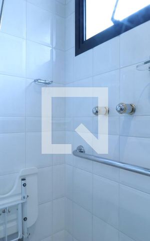 Apartamento à venda com 886m², 4 quartos e 6 vagasBanheiro 2 da Suíte 1