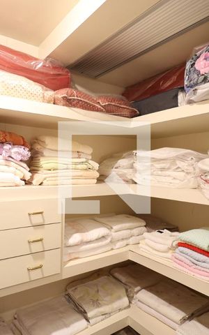Apartamento à venda com 886m², 4 quartos e 6 vagasRoupeiro