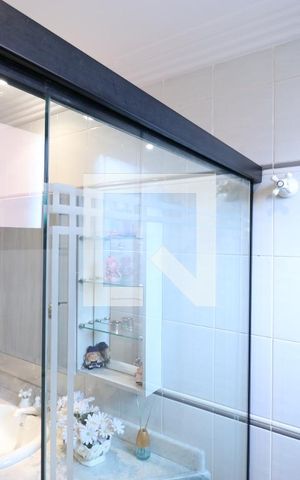 Apartamento à venda com 886m², 4 quartos e 6 vagasBanheiro da Suíte 2