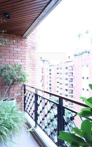 Apartamento à venda com 886m², 4 quartos e 6 vagasVaranda da Suite 3 e 4