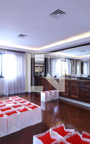 Apartamento à venda com 886m², 4 quartos e 6 vagasSala 3