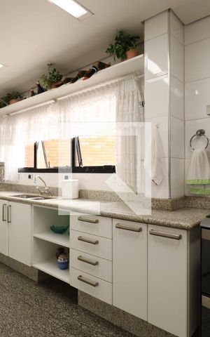 Apartamento à venda com 886m², 4 quartos e 6 vagasCozinha