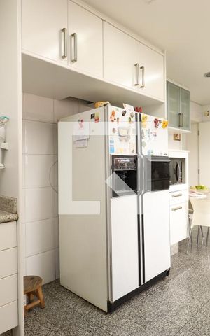 Apartamento à venda com 886m², 4 quartos e 6 vagasCozinha