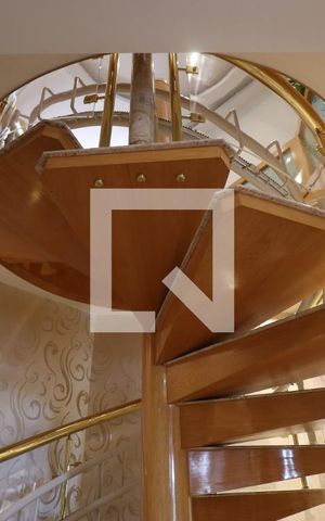 Apartamento à venda com 886m², 4 quartos e 6 vagasEscada