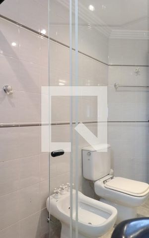 Apartamento à venda com 886m², 4 quartos e 6 vagasBanheiro da Suíte 2
