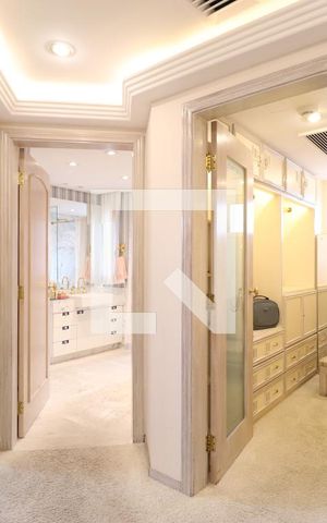 Apartamento à venda com 886m², 4 quartos e 6 vagasCloset da suíte 1