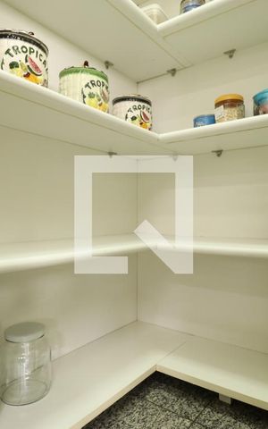 Apartamento à venda com 886m², 4 quartos e 6 vagasDespensa