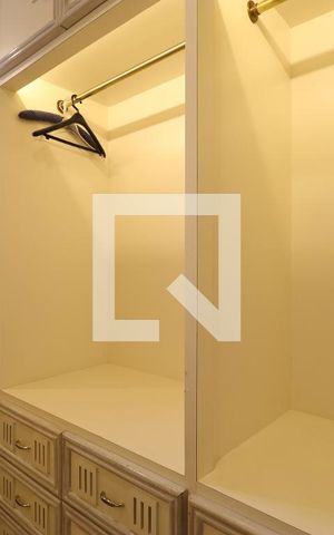 Apartamento à venda com 886m², 4 quartos e 6 vagasCloset da suíte 1