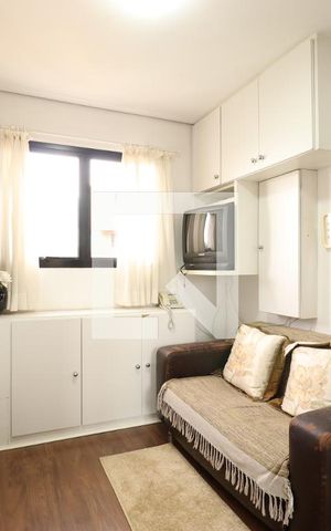 Apartamento à venda com 886m², 4 quartos e 6 vagasDetalhe Quarto de Serviço