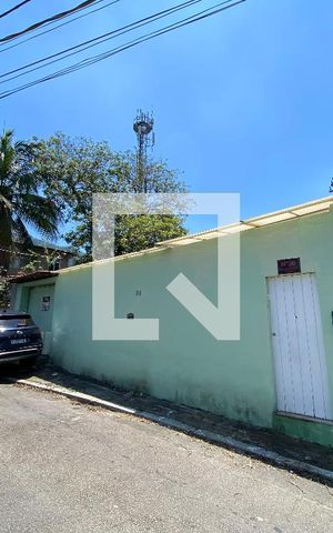 Casa à venda com 533m², 2 quartos e 5 vagas Casa à venda com 533m², 2 quartos e 5 vagasFachada
