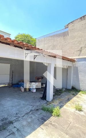 Casa à venda com 533m², 2 quartos e 5 vagas Casa à venda com 533m², 2 quartos e 5 vagasÁrea Externa