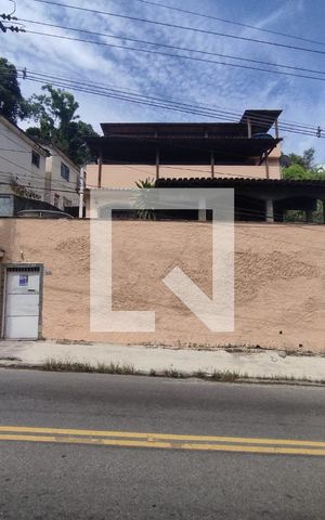 Casa para alugar com 800m², 4 quartos e sem vaga Casa para alugar com 800m², 4 quartos e sem vagaFachada