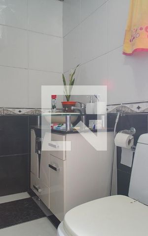 Casa à venda com 218m², 3 quartos e 10 vagasBanheiro da Suíte 1