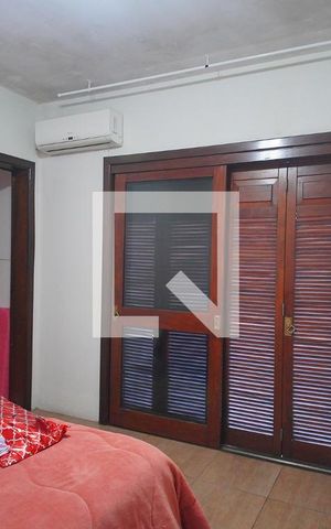 Casa à venda com 218m², 3 quartos e 10 vagasSuíte 1