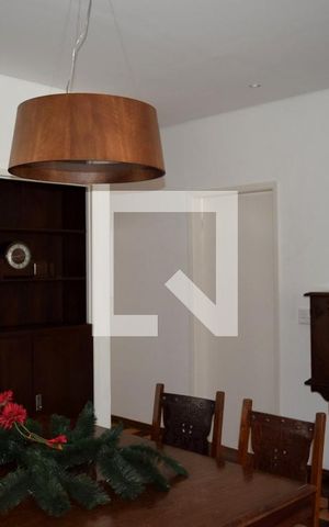 Casa à venda com 300m², 3 quartos e 2 vagasSala