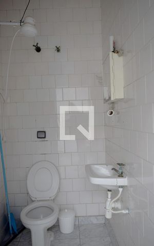 Casa à venda com 300m², 3 quartos e 2 vagasBanheiro de serviço