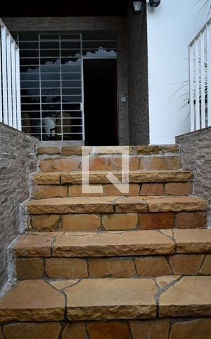 Casa à venda com 300m², 3 quartos e 2 vagasÁrea externa 