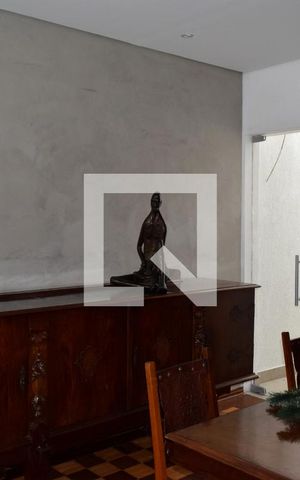 Casa à venda com 300m², 3 quartos e 2 vagasSala