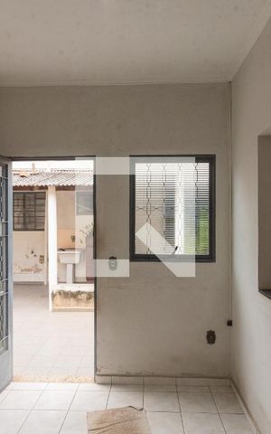 Casa à venda com 134m², 3 quartos e 2 vagasCasa 2- Sala