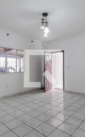 Casa à venda com 240m², 3 quartos e 3 vagasSala 
