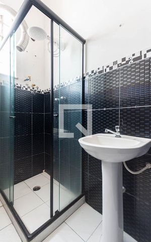 Apartamento para alugar com 60m², 2 quartos e sem vagaBanheiro