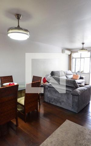 Apartamento à venda com 160m², 4 quartos e 2 vagas Apartamento à venda com 160m², 4 quartos e 2 vagasSala
