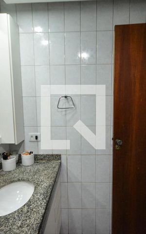 Apartamento à venda com 160m², 4 quartos e 2 vagas Apartamento à venda com 160m², 4 quartos e 2 vagasBanheiro da Suíte