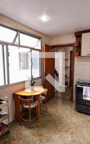 Apartamento à venda com 160m², 4 quartos e 2 vagas Apartamento à venda com 160m², 4 quartos e 2 vagasCozinha