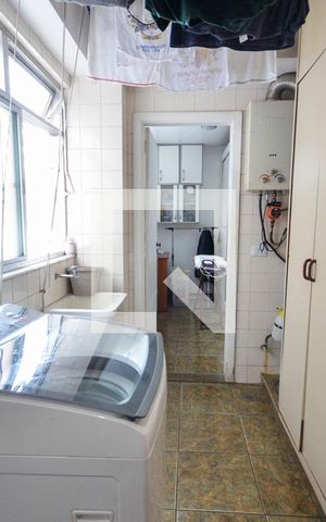 Apartamento à venda com 160m², 4 quartos e 2 vagas Apartamento à venda com 160m², 4 quartos e 2 vagasÁrea de Serviço