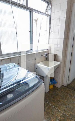 Apartamento à venda com 160m², 4 quartos e 2 vagas Apartamento à venda com 160m², 4 quartos e 2 vagasÁrea de Serviço