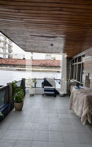 Apartamento à venda com 160m², 4 quartos e 2 vagas Apartamento à venda com 160m², 4 quartos e 2 vagasVaranda da Sala