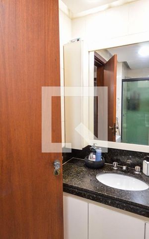 Apartamento à venda com 160m², 4 quartos e 2 vagas Apartamento à venda com 160m², 4 quartos e 2 vagasBanheiro Social