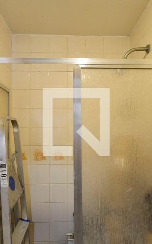 Apartamento à venda com 160m², 4 quartos e 2 vagas Apartamento à venda com 160m², 4 quartos e 2 vagasBanheiro de serviço