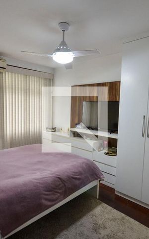 Apartamento à venda com 160m², 4 quartos e 2 vagas Apartamento à venda com 160m², 4 quartos e 2 vagasSuíte