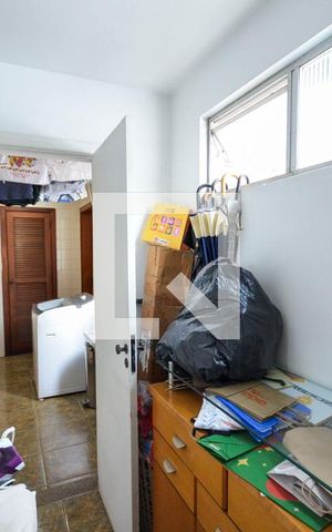 Apartamento à venda com 160m², 4 quartos e 2 vagas Apartamento à venda com 160m², 4 quartos e 2 vagasQuarto de Serviço