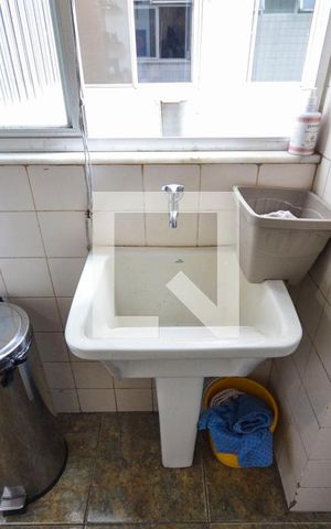 Apartamento à venda com 160m², 4 quartos e 2 vagas Apartamento à venda com 160m², 4 quartos e 2 vagasÁrea de Serviço