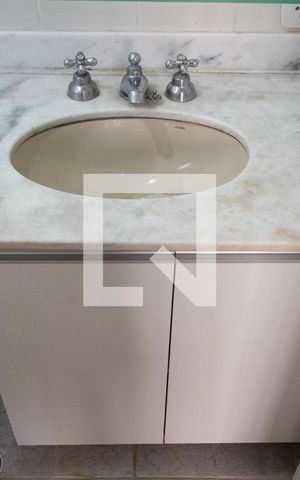 Apartamento à venda com 85m², 3 quartos e 2 vagas Apartamento à venda com 85m², 3 quartos e 2 vagasBANHEIRO DA SUITE