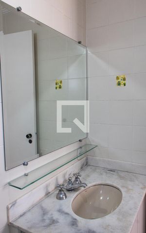 Apartamento à venda com 85m², 3 quartos e 2 vagas Apartamento à venda com 85m², 3 quartos e 2 vagasBANHEIRO DA SUITE