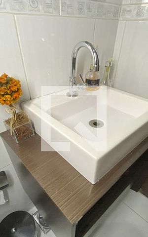 Casa à venda com 98m², 2 quartos e 2 vagasBanheiro