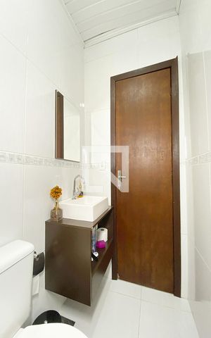 Casa à venda com 98m², 2 quartos e 2 vagasBanheiro