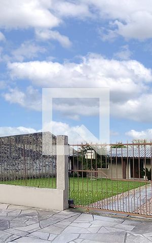 Casa à venda com 98m², 2 quartos e 2 vagasFachada