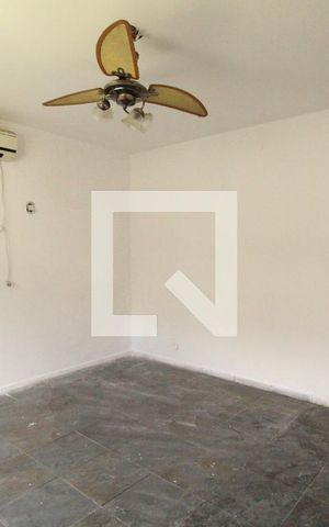 Casa de condomínio à venda com 500m², 4 quartos e 6 vagasSuíte 2