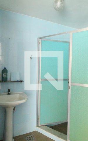Casa de condomínio à venda com 500m², 4 quartos e 6 vagasPiscina - Banheiro