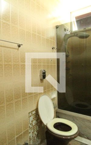 Casa de condomínio à venda com 500m², 4 quartos e 6 vagasBanheiro do hall entre os quarto 1 e 2