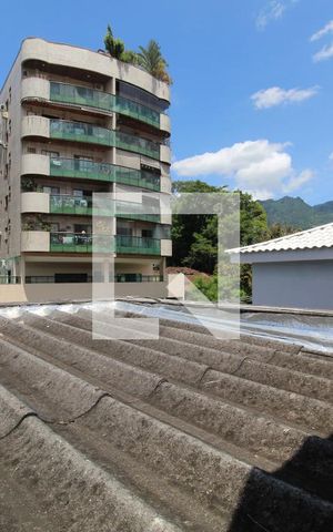Casa de condomínio à venda com 500m², 4 quartos e 6 vagasTelhado que suporta mais um andar