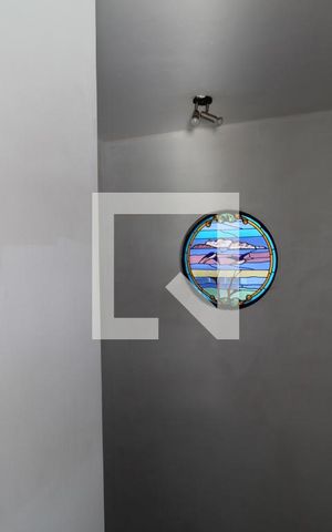 Casa de condomínio à venda com 500m², 4 quartos e 6 vagasVitral da escada para o telhado