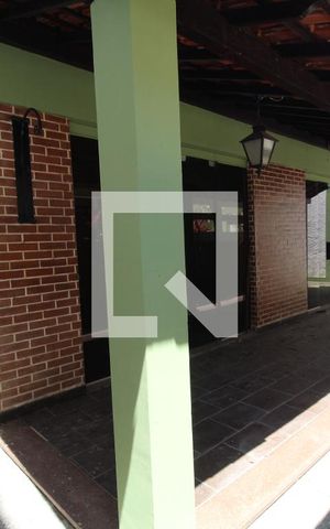 Casa de condomínio à venda com 500m², 4 quartos e 6 vagasFundos da casa