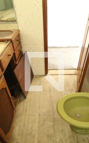 Casa de condomínio à venda com 500m², 4 quartos e 6 vagasBanheiro da suíte 2
